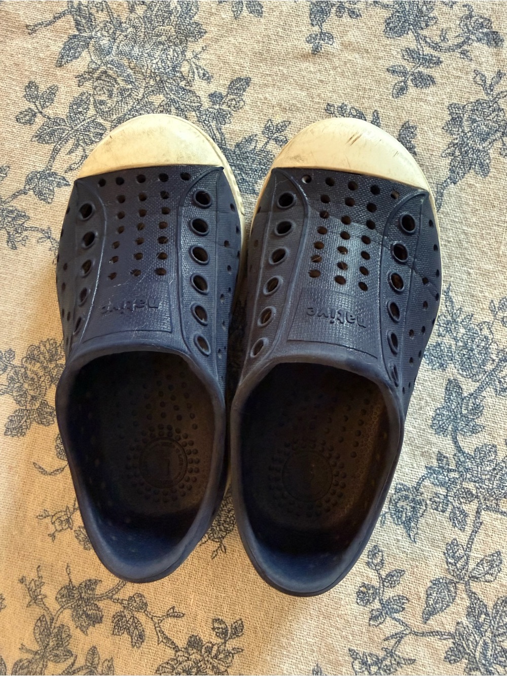 NATIVE-Toddler size 7 Navy Unisex